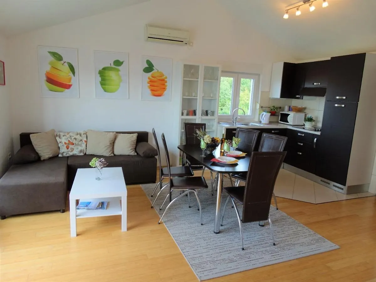 Apartments Tomislav Selce Croatia