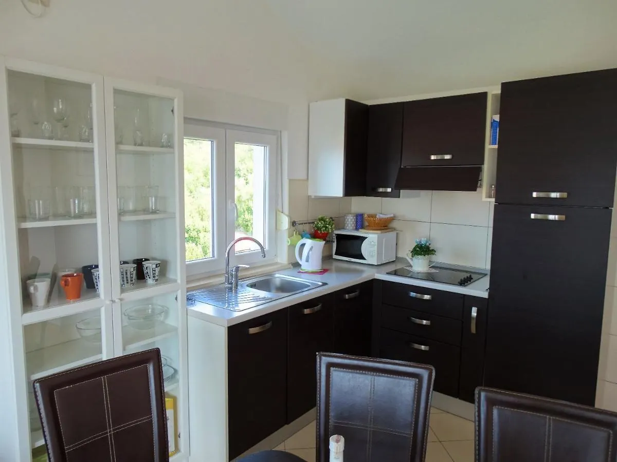 Apartments Tomislav Selce 0*,  Croazia